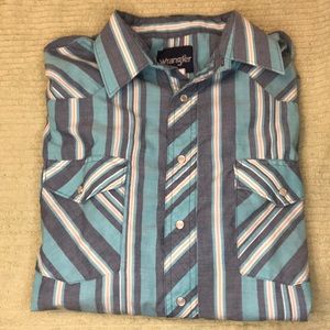 Wrangler Pearl Snap long sleeve shirt. Mens size 16.5/35